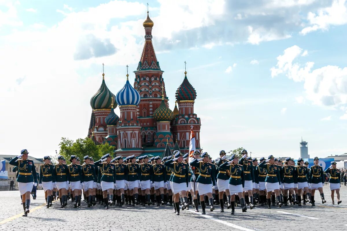 Утренний парад победы. Военный парад на красной площади. парад победы 2000 в москве. день победы парад. военные на красной площади.