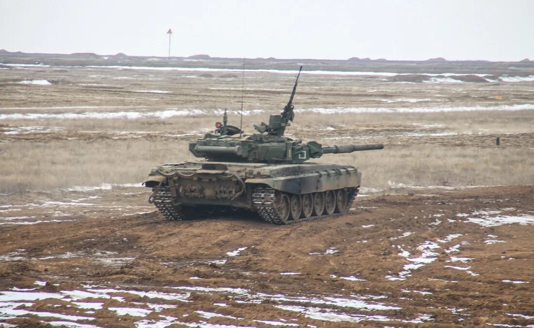 Российская бронетехника на донбассе. Российская 498. Российская 498. База запаса локомотивов вл80. База запаса песчаная.