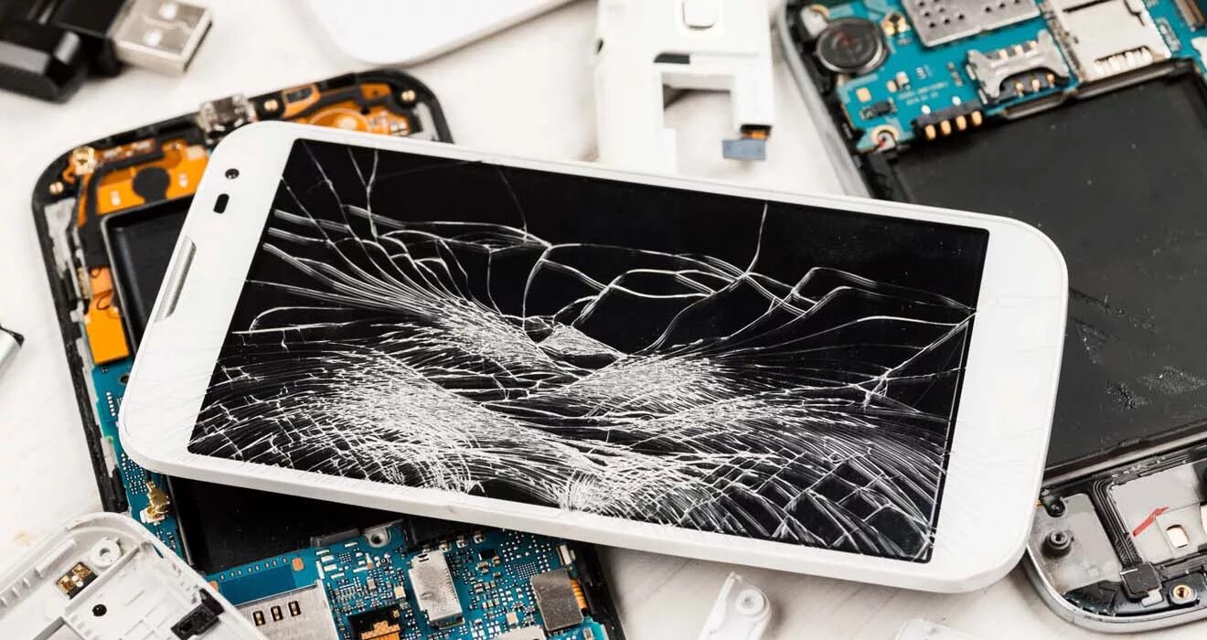 Разобранный смартфон. Починка телефонов. Экспертиза мобильного телефона. Xiaomi repair. Ремонт айфонов.