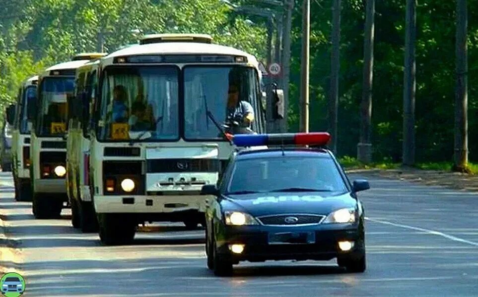 Организованная транспортная колонна. Сопровождение автобуса. Транспортная колонна ПДД. Сопровождение колонн.