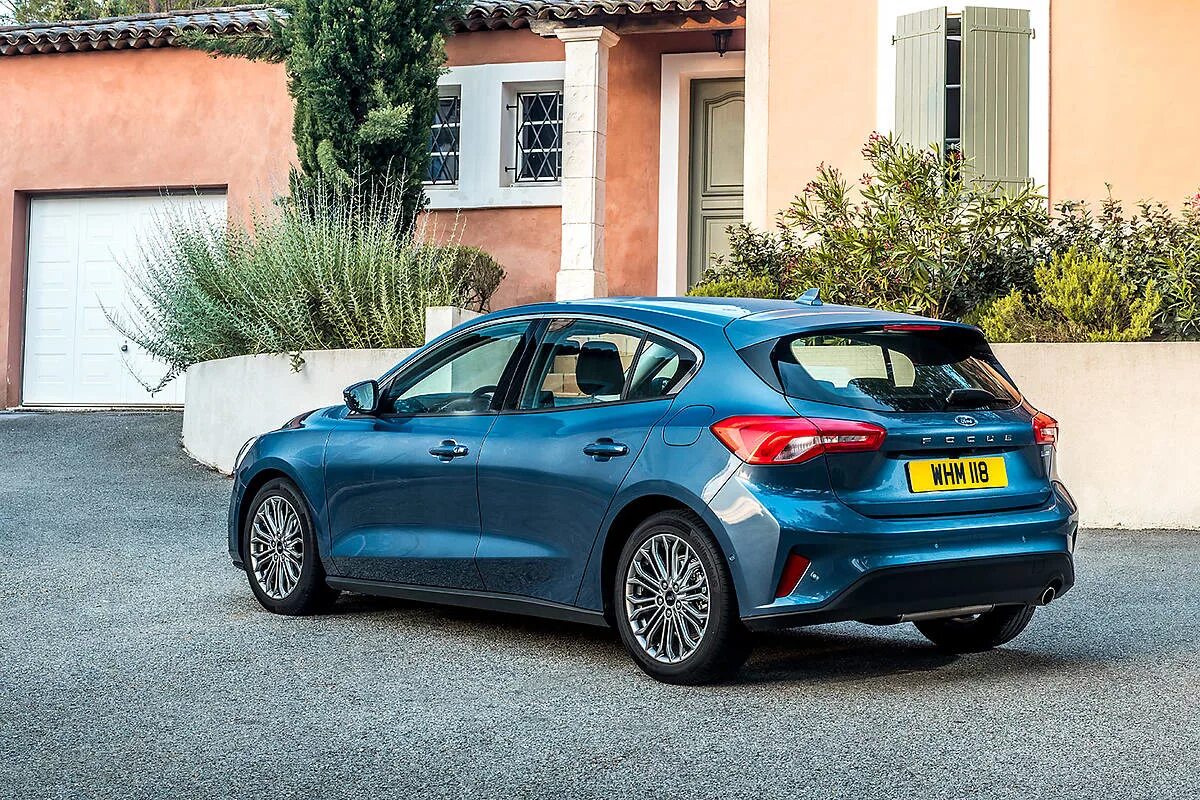 Форд фокус 2018 г. Форд фокус 3 хэтчбек 2019 года. Ford focus 4 2018. Форд фокус 2018 года седан. Форд фокус 2018 американец.