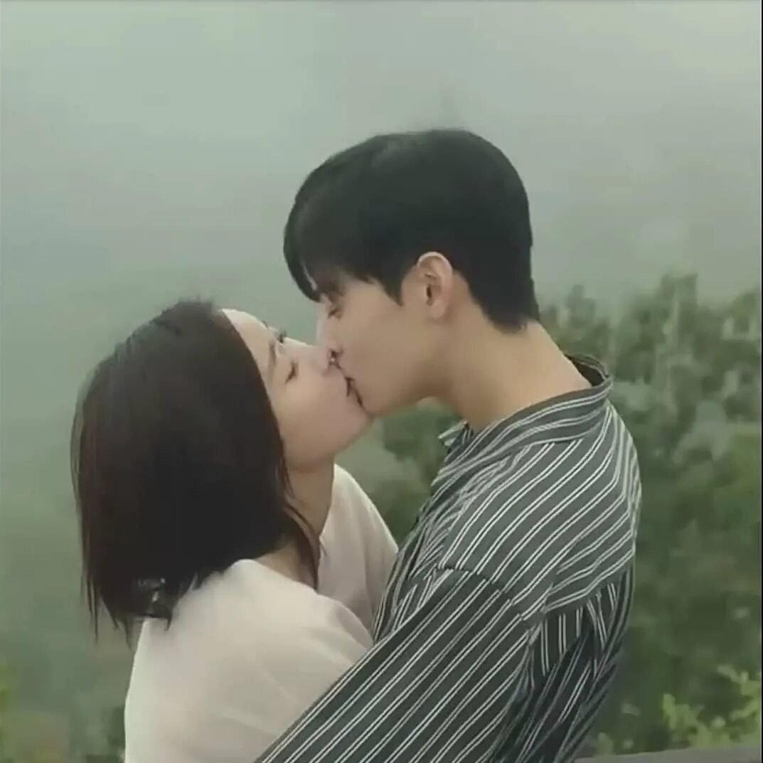 Кореан драма поцелуй. Первый поцелуй дорама Корея. Семь первый поцелуй дорама. Дорама истинная красота поцелуй с сухо.