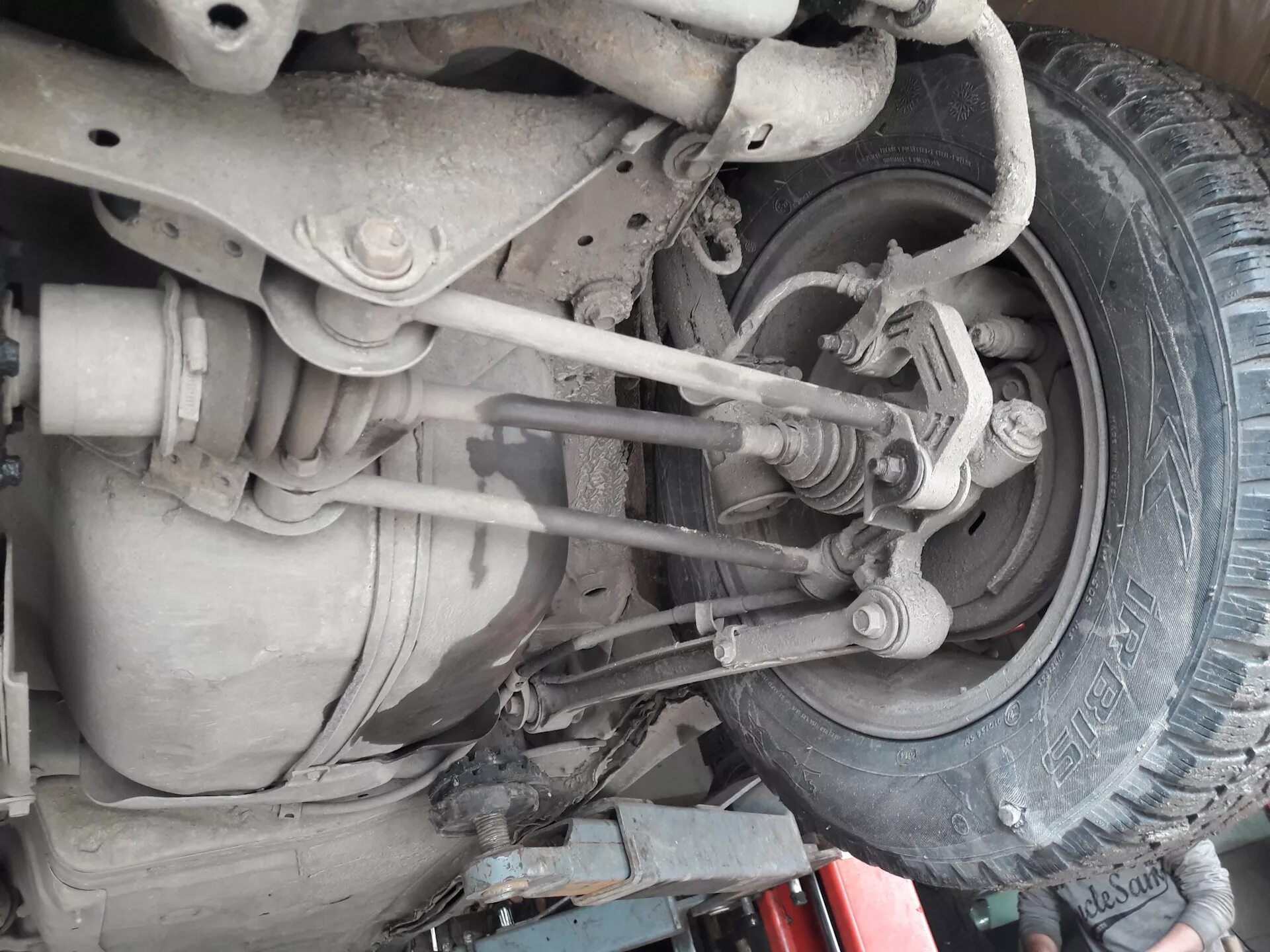 Опускается подвеска. Подвеска subaru legacy 1990. подвеска субару аутбек 2015.