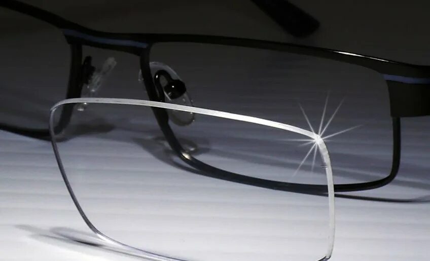 Single vision. Очки с рассеивающими линзами. Линзы -4.5 для очков. Линзы для очков реклама. Стеклопластик очки.