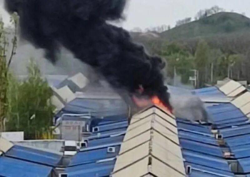 Обстрел донецка июнь 2022. 22. Обстрел донецкого рынка. Пожар на рынке. Донецк в 2014 году после бомбежки.