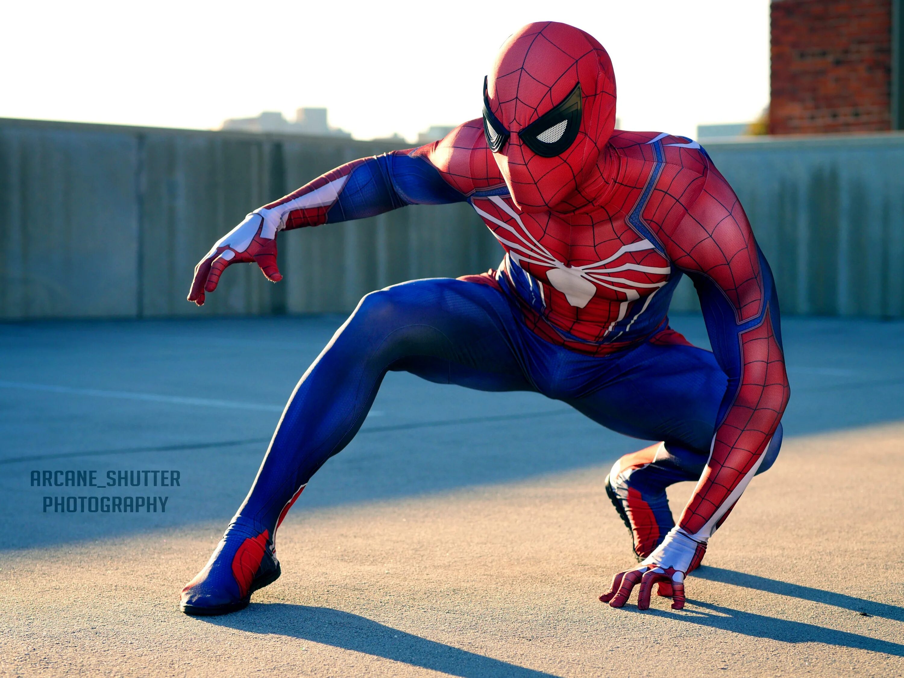 Человек паук мужской. Спайдер Мэн косплей. Spider man ps4 Suit Cosplay. Spider man ps4 Cosplay. Ultimate Spider man Cosplay.