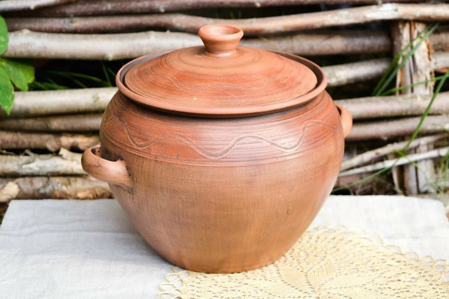 Гончарный горшок. Посуда из глины. Глиняные горшки картинки. Глиняный горшок. 29633 казан гончарный.