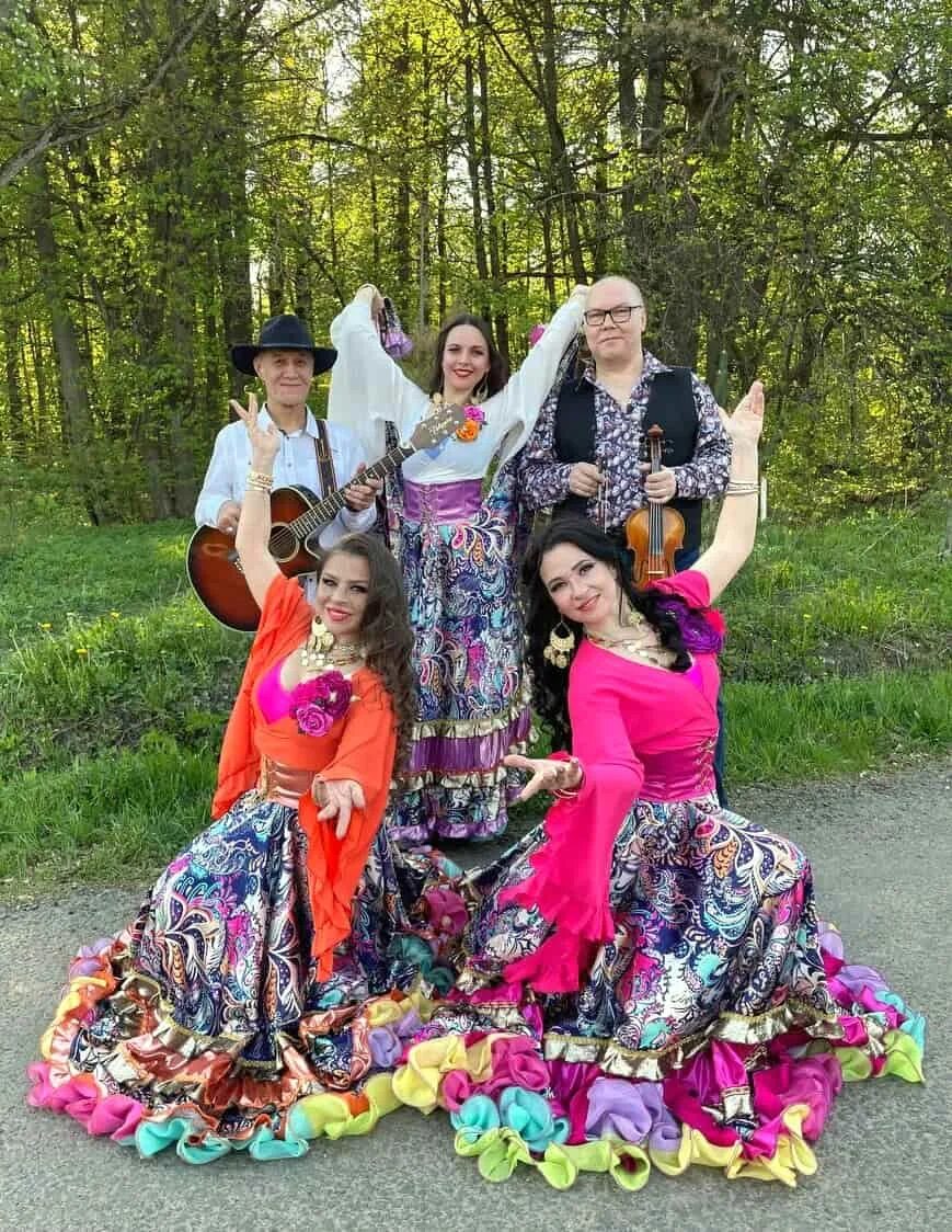 Джипси пати. Московские цыганки. Цыганский ансамбль ромен. Московские цыганки. Цыганский ансамбль валенсия.