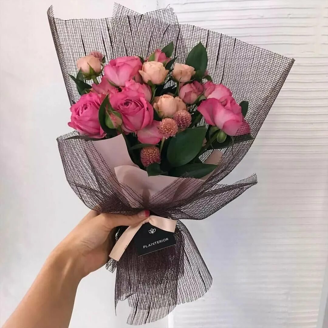 Упаковка для цветов. Мастер класс по упаковке букетов. Мастер класс по упаковке букетов. Упаковка цветов в бумагу. Упаковка букета.