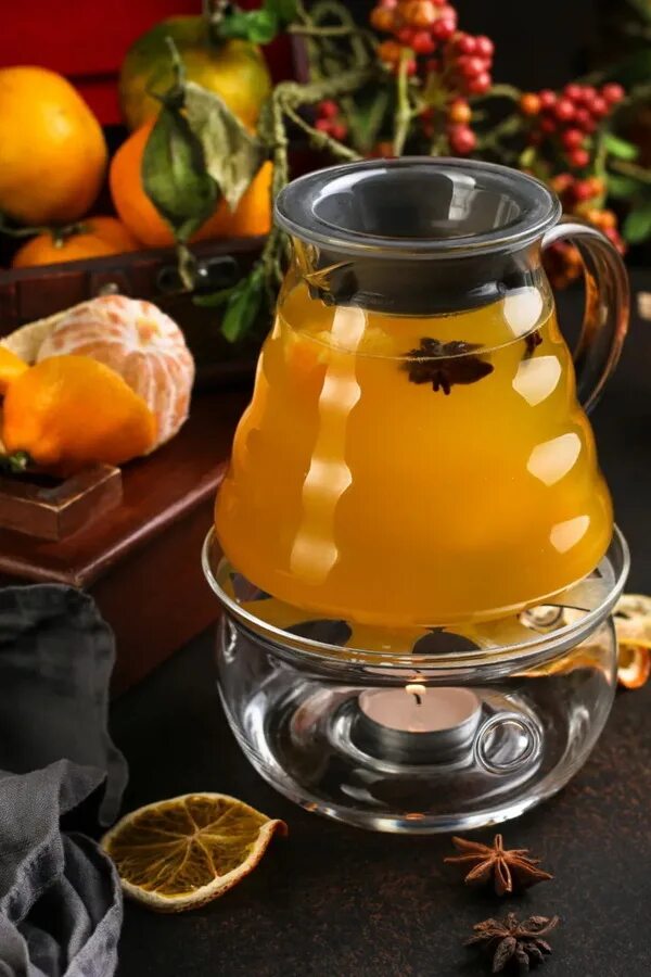 Фруктовый чай облепиховый. Чай с облепихой и лимоном. Облепиховый чай в чайнике. Чай с облепихой и апельсином. Чай с облепихой и лимоном.