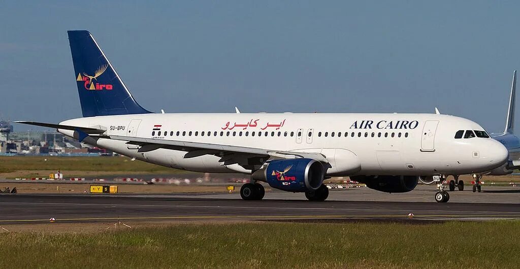 Авиарейс египет. Airbus a320-214. АИР Каиро авиакомпания. Боинг АИР Каиро. Airbus 320 Air Cairo.