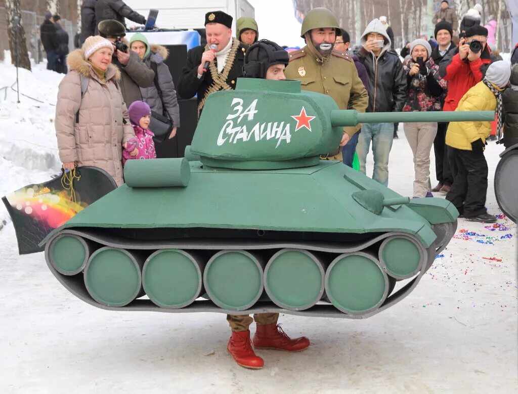 Что будет 23 февраля в москве. 23 Февраля Москва. Необычные сани для конкурса. Развлечения в Москве на 23 февраля. Парк Сокольники 23 февраля.