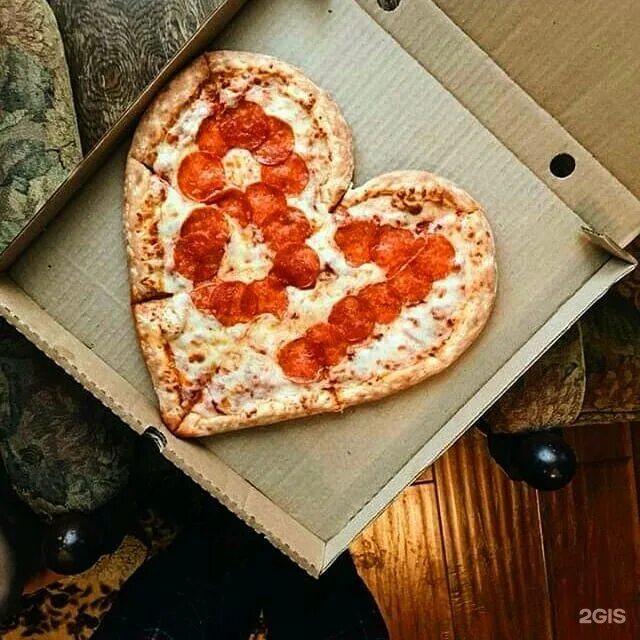 Додо пицца сердце. "Пицца". Пицца в форме сердечка. Пицца необычной формы. Форма для пиццы.