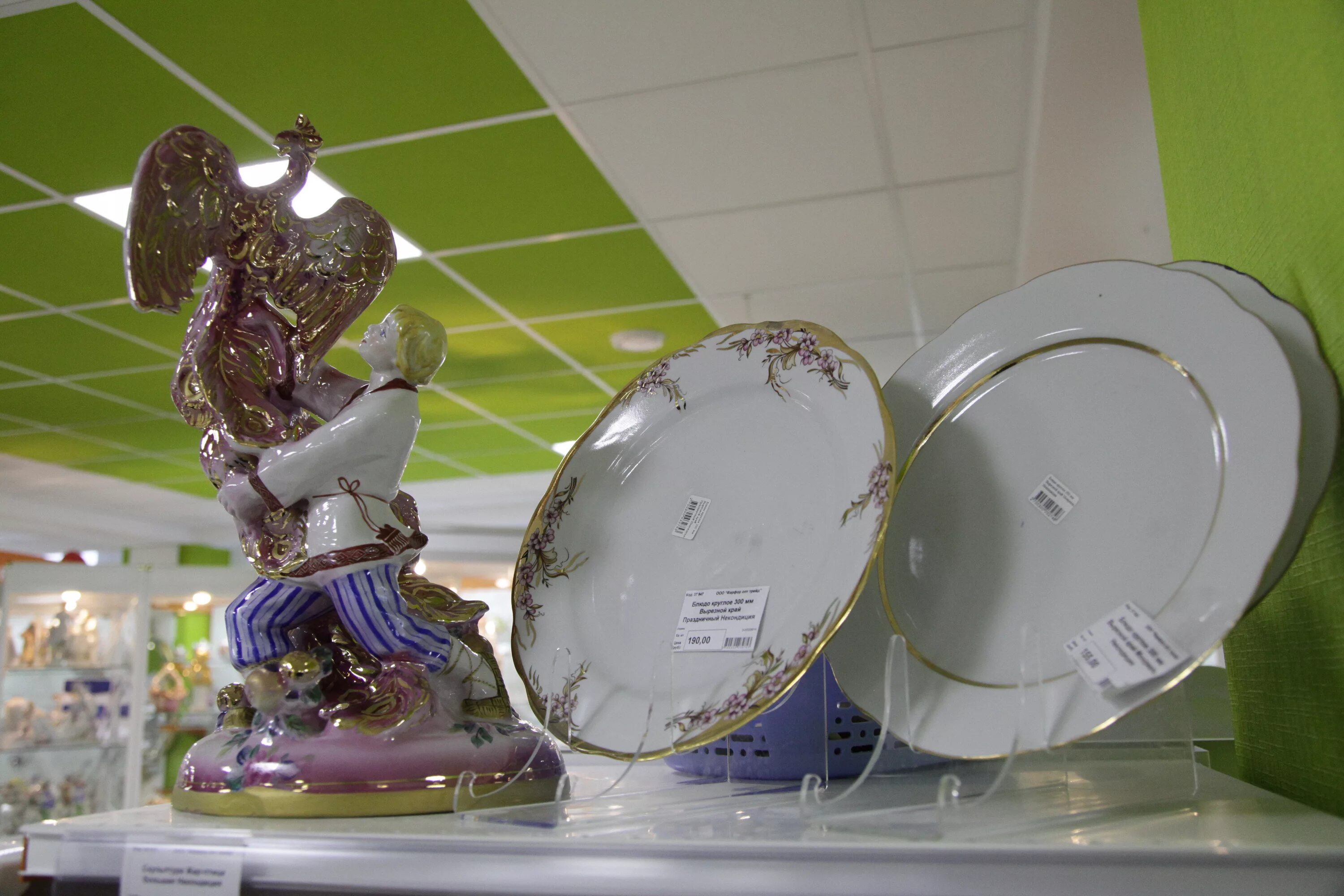 Фабрика ликино-дулевского фарфора. Ликино дулёвский фарфоровый завод музей. Ликино дулево завод фарфора. Ликино-дулёво фарфоровый завод магазин. Фабрика ликино-дулевского фарфора.