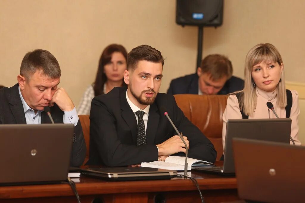 Руководитель агентства по делам молодежи