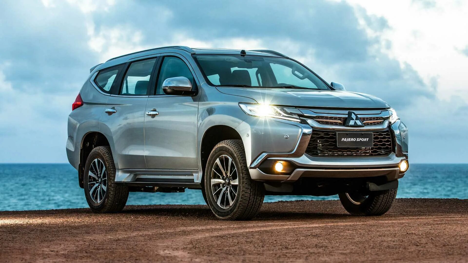 Новый mitsubishi pajero sport. Паджеро спорт 2020. Митсубиси Паджеро 2020. Mitsubishi Pajero Sport 2020. Митсубиши Паджеро спорт 2020.