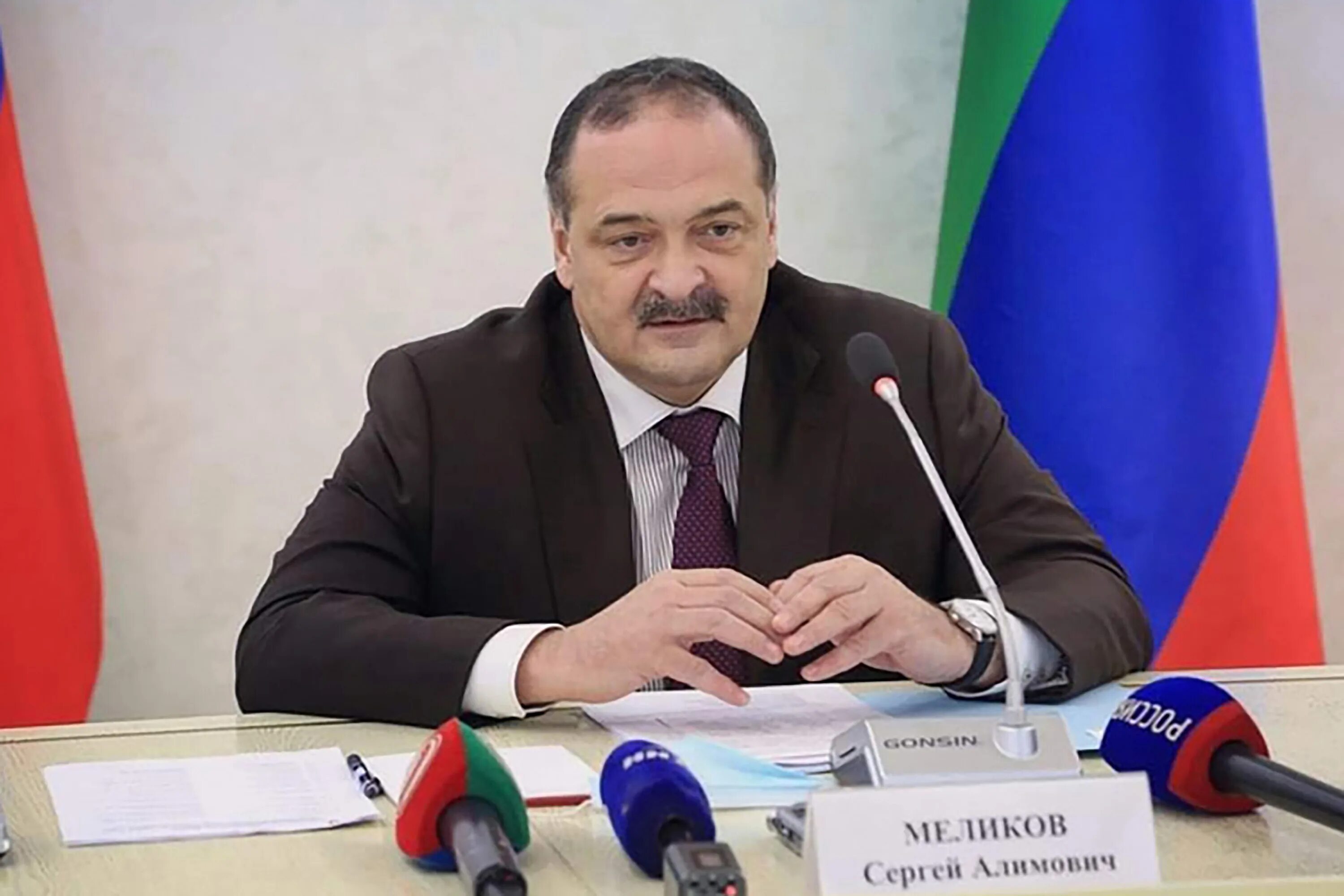 Глава дагестана 2020 меликов. Президент дагестана 2021. Сергей меликов дагестан. Сергей меликов дагестан. Президент махачкалы меликов.