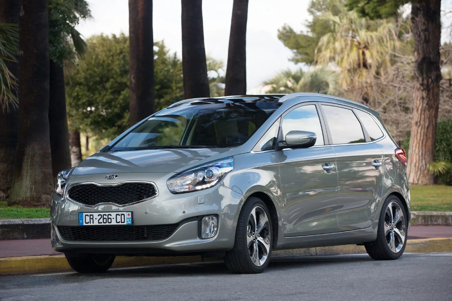 Kia carens купить. Kia Carens. Kia Carens 4. Кия Каренс 2013. Киа Каренс 3.