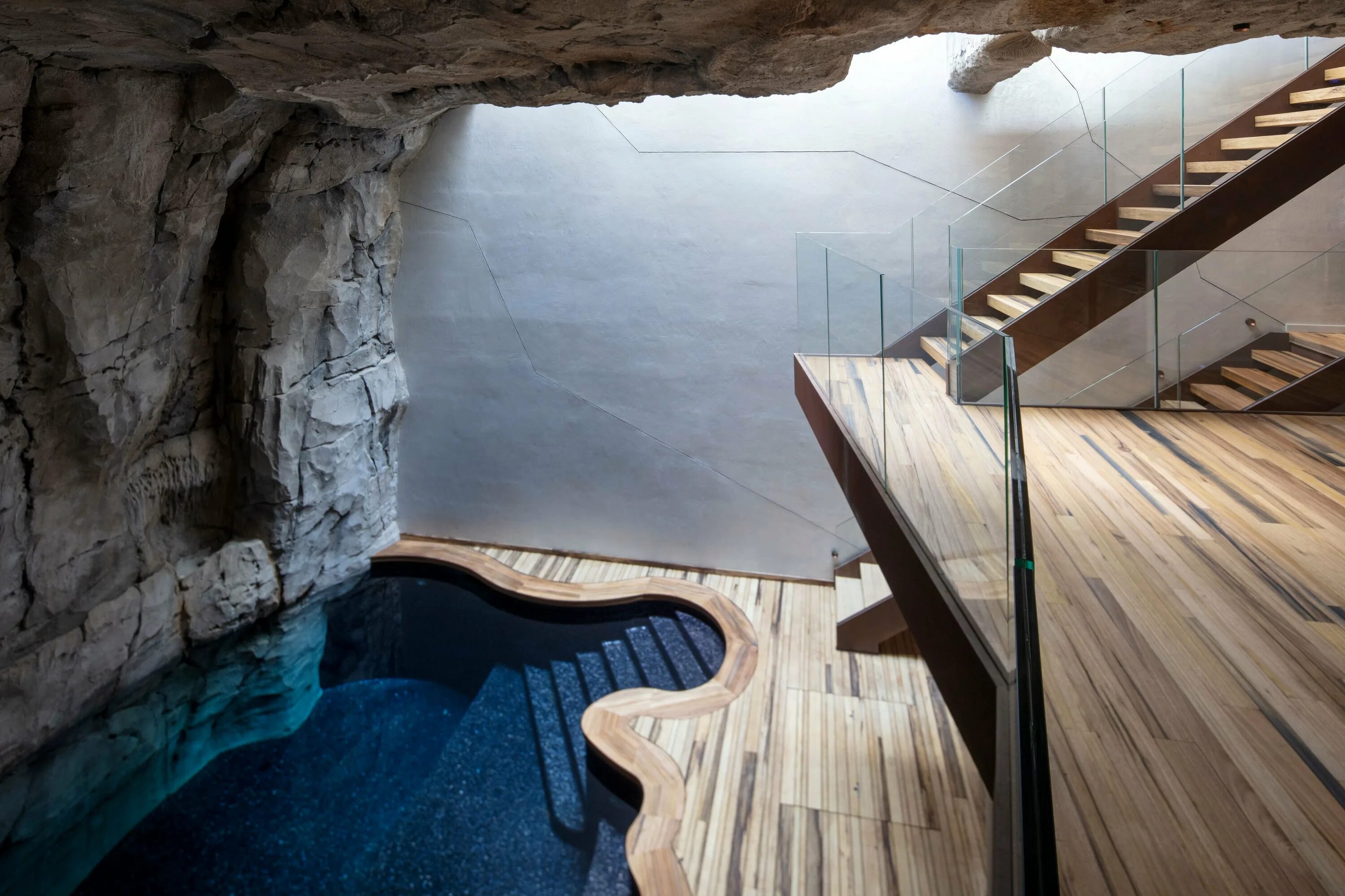 Пентхаус в скале, Бейрут, Ливан. Вилла Берлускони подземный грот. Дом в скале. Дом внутри скалы. Современные скалы