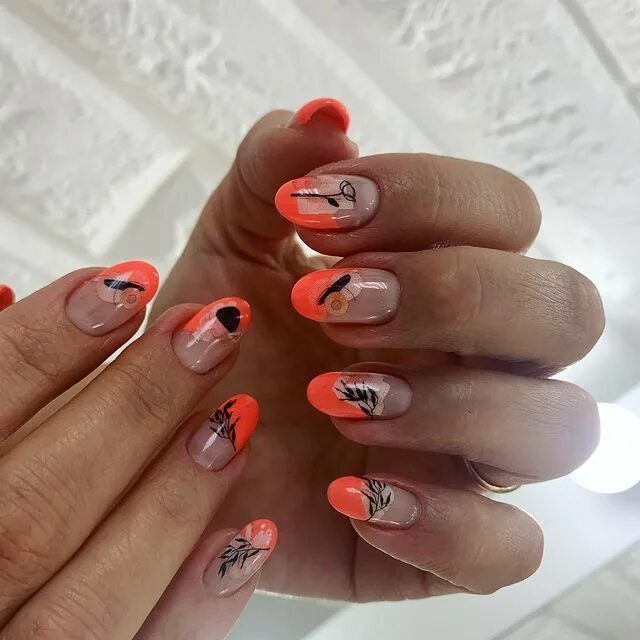 Дорогой маникюр в москве. Москва ногти маникюр. Маникюр с московской темой фото в стиле. Маникюр москва. Креативный маникюр.