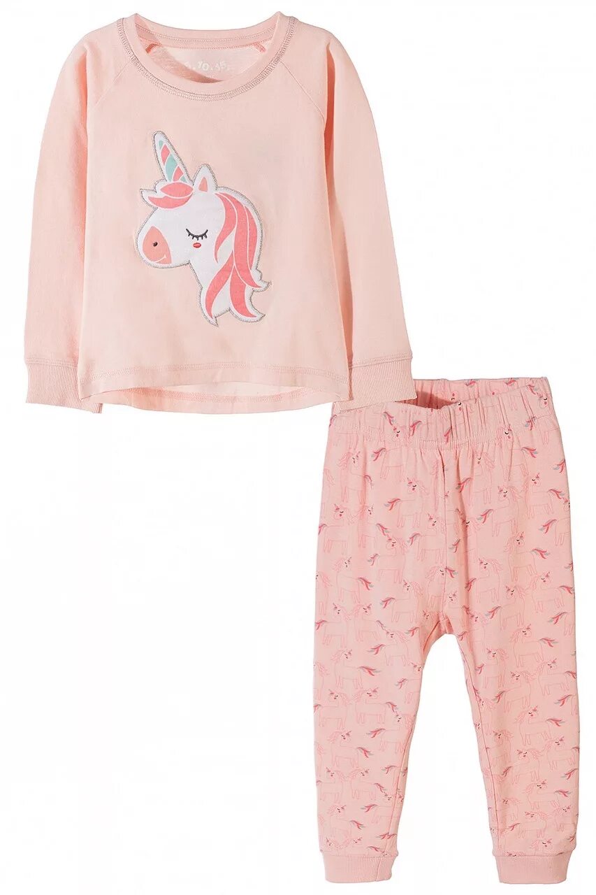 Пижама 5 лет. Детская розовая пижама. Дети в розовой пижаме. Детская розовая пижама для 5 лет. Пижама пятерка.
