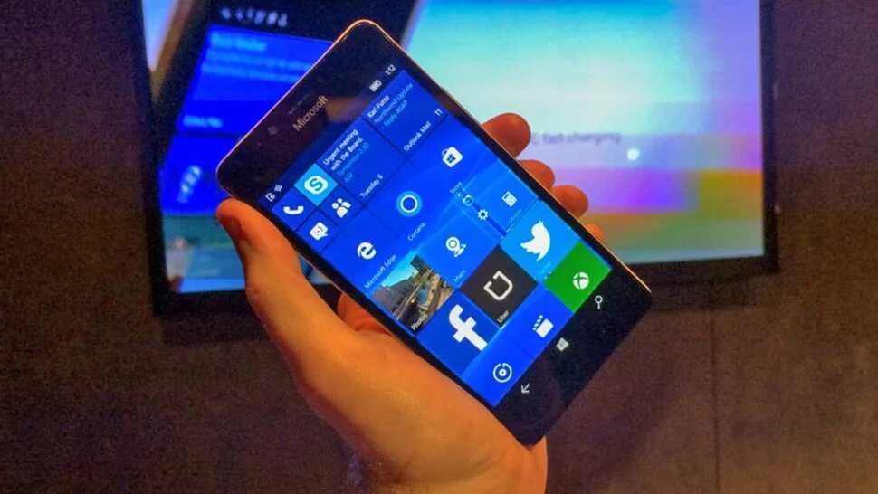 Microsoft windows 10 phone. Windows phone 10 mobile. Windows 10 mobile devices. Виндоусфон. Windows 10 mobile.