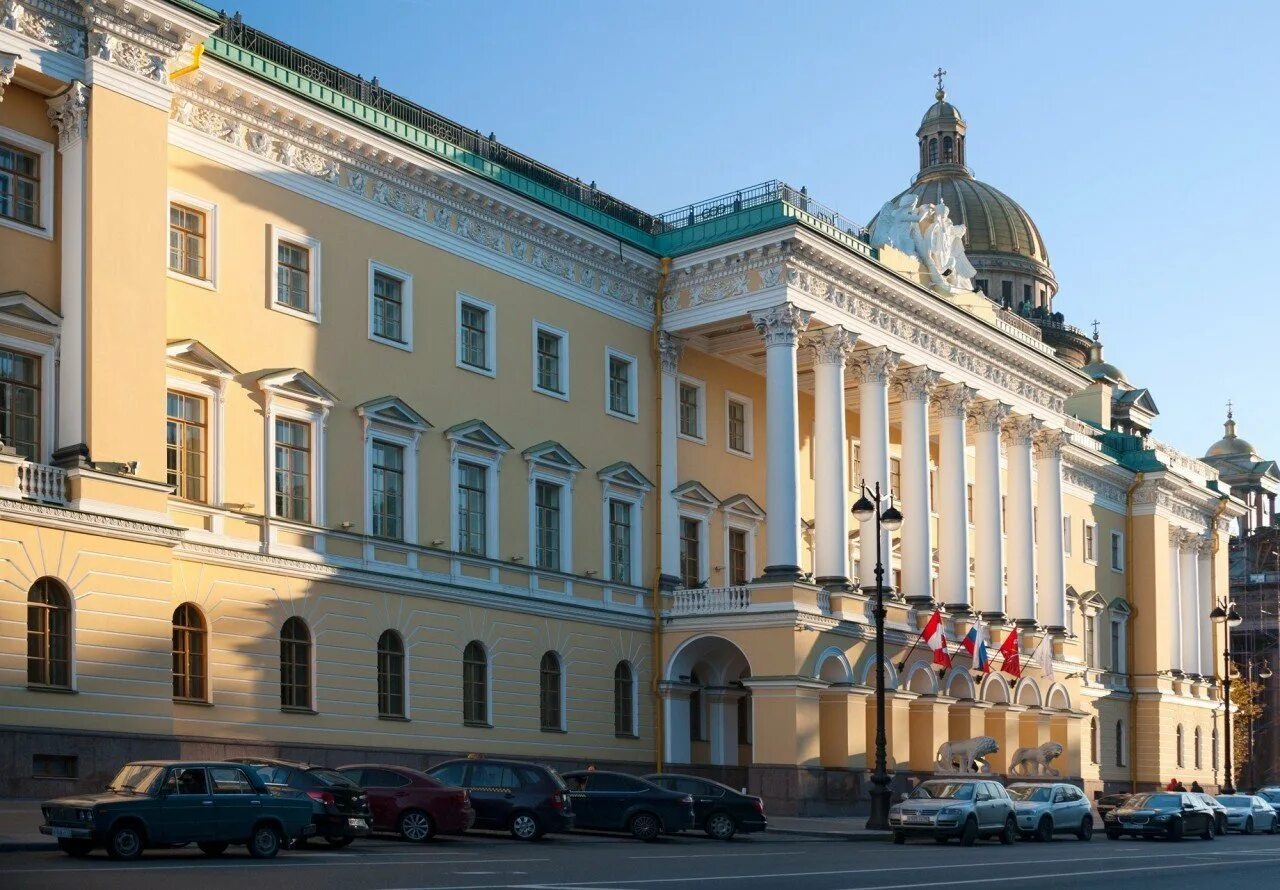 Отель four Seasons Lion Palace. Лион Палас Санкт-Петербург отель. Four Seasons St Petersburg в Санкт-Петербурге. Отель four Seasons СПБ. Сизонс спб