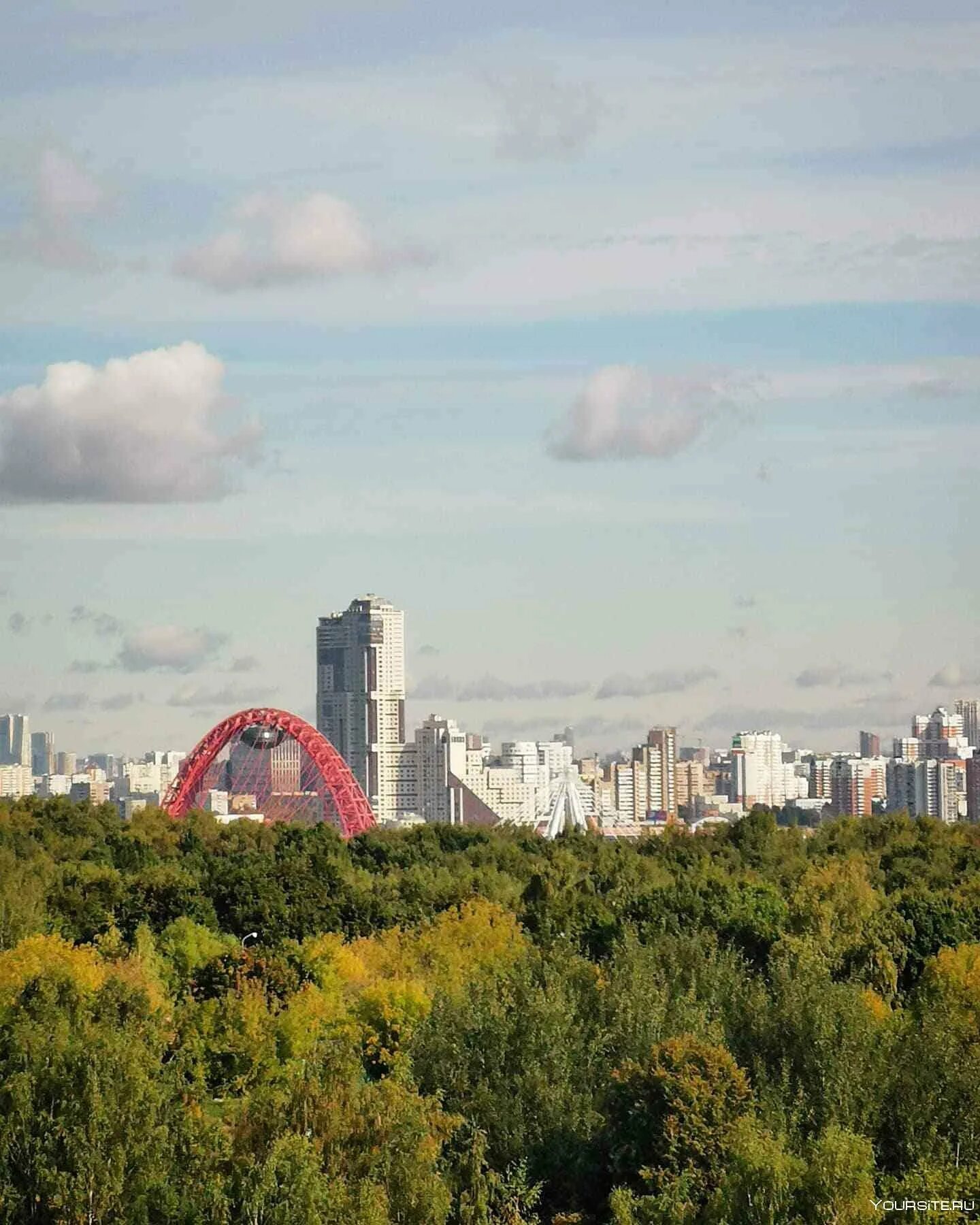 Погода в крылатском сегодня. Парк Крылатские холмы. Крылатские холмы ландшафтный парк. Крылатские холмы смотровая площадка. Парк заповедник Крылатские холмы.