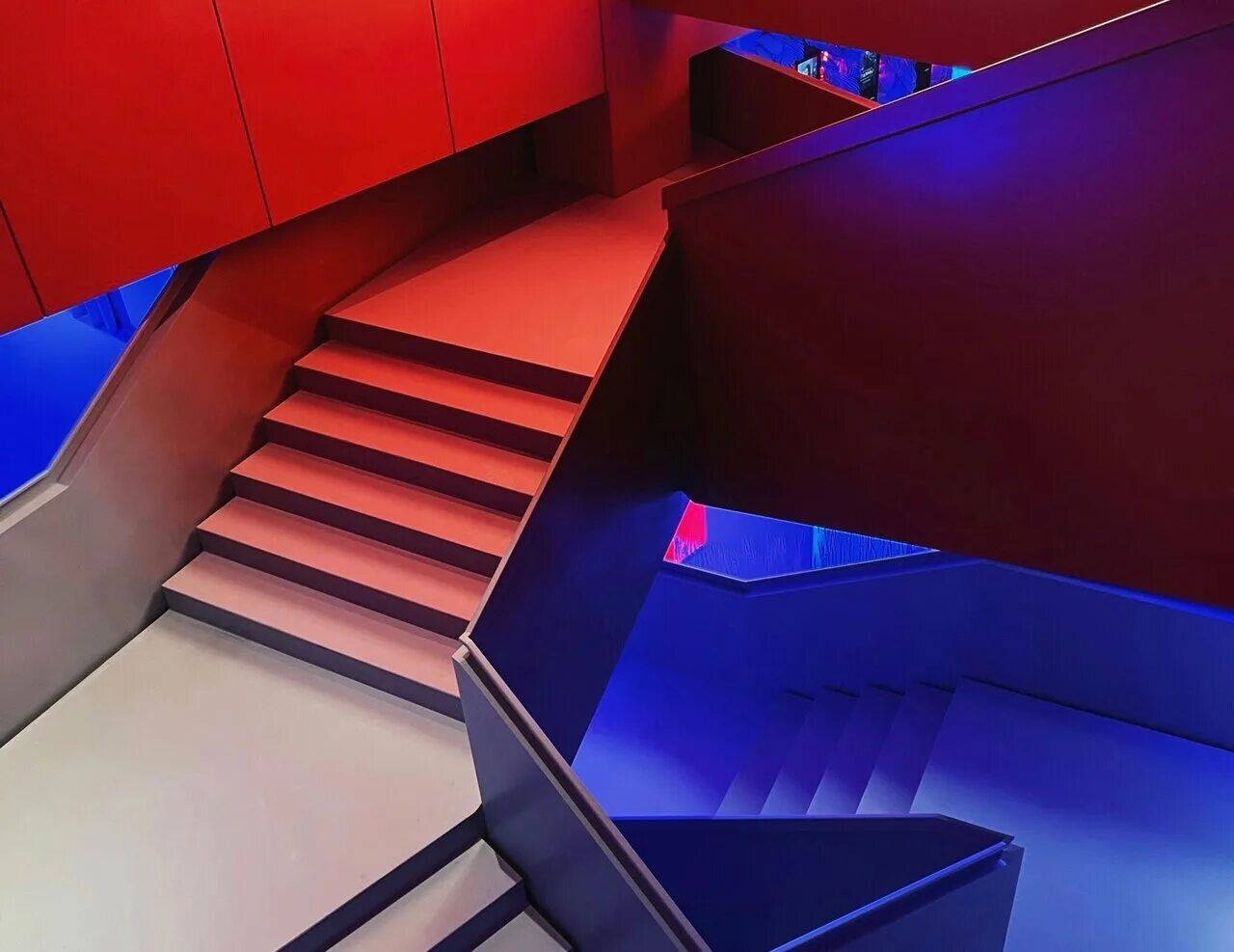 Мираж петроградская. Мираж на большом зал 1. Новый кинотеатр мираж спб. Кинотеатр на большом проспекте петроградской. Мираж петроградская.