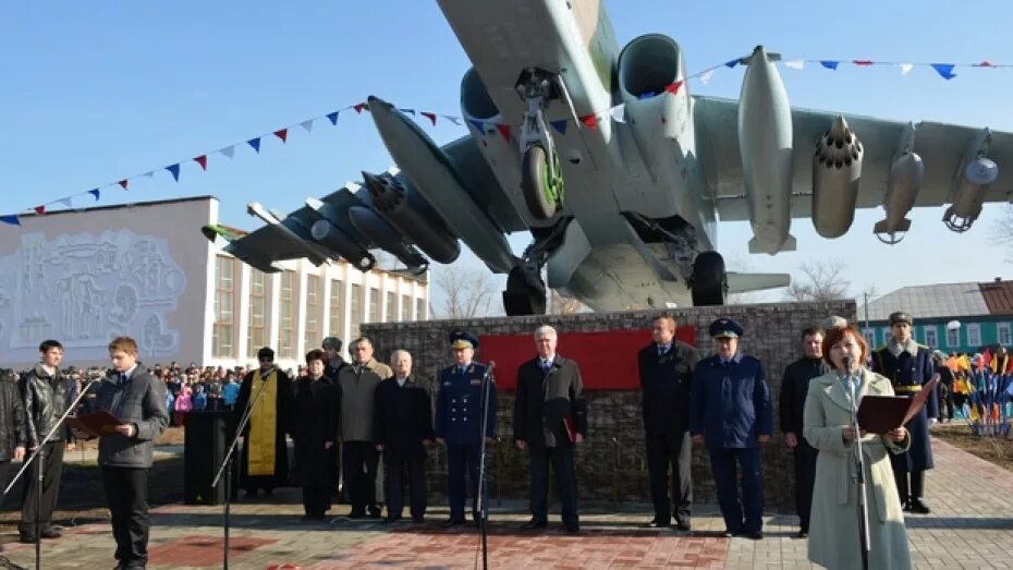 Памятник Су 25 Петропавловка. Су-25 Борисоглебск. Памятник Су 25 в Борисоглебске. Памятник су25 в Петропавловке Воронежской обл.