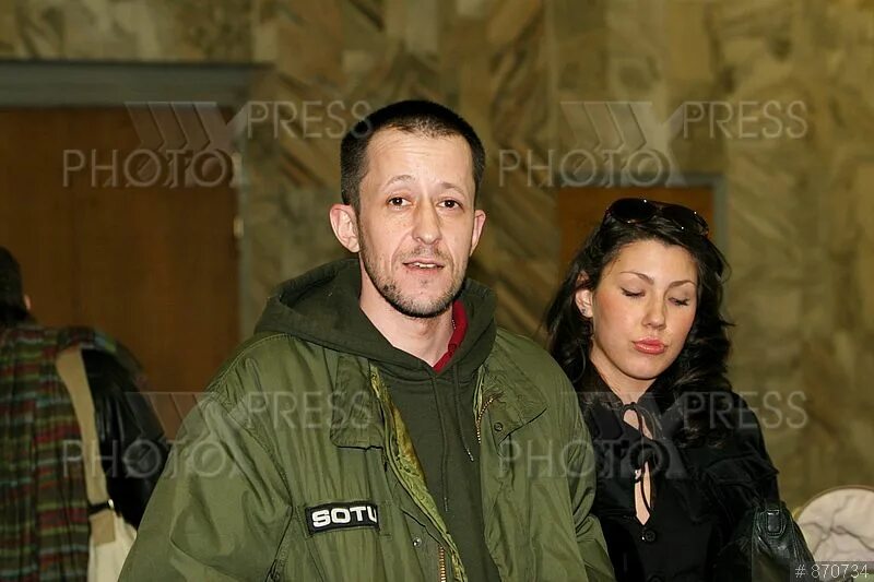 Жена шило. Солист группы кровосток. Полутруп кровосток. Солист группы кровосток. Кровосток тату у солиста.