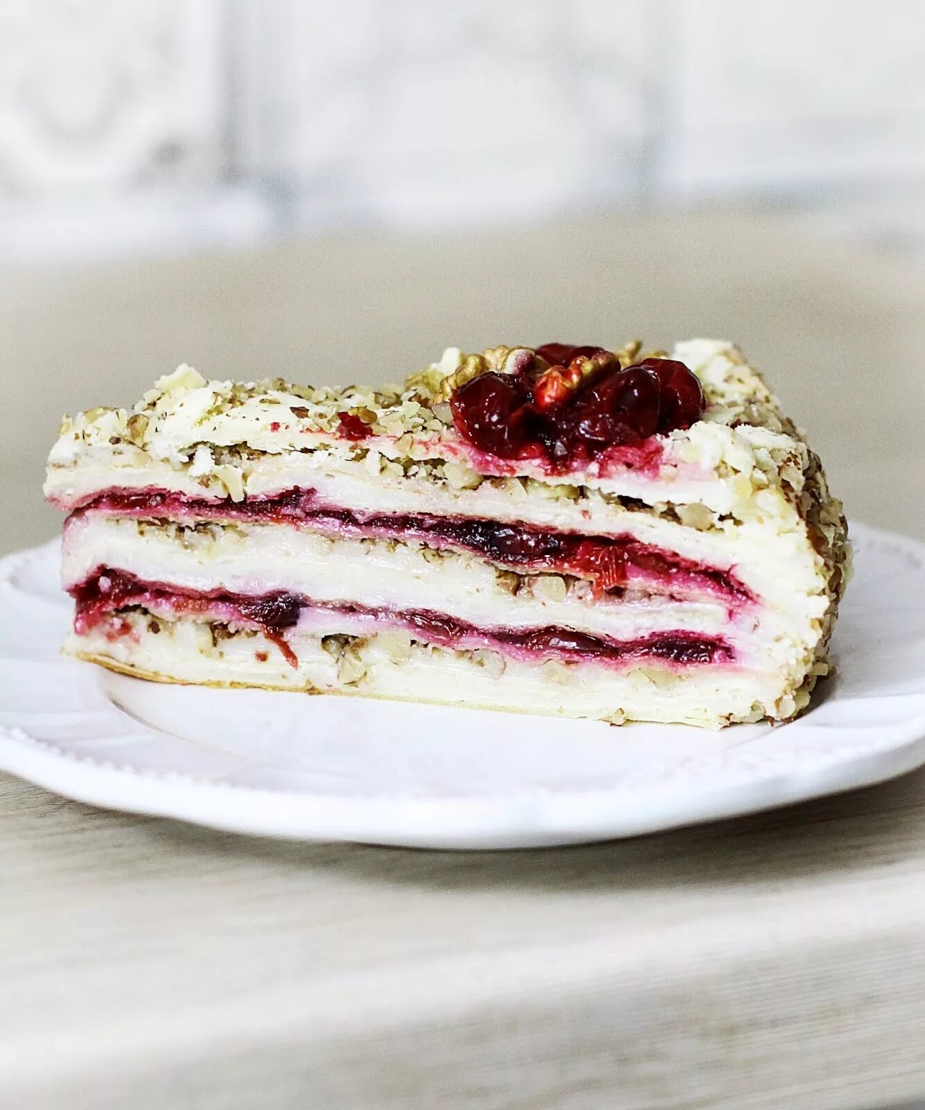 слоеный торт. меренговый торт с вишней. слоеный торт с вишней. наполеон с вишней. наполеон с вишней.