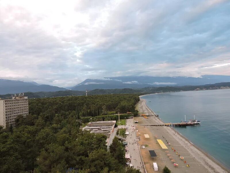 Пансионат пицунда абхазия мыс. Бзыбь пансионат абхазия. Бзыбь пицунда. Курорт пицунда айрат. Мыс пицунда абхазия.