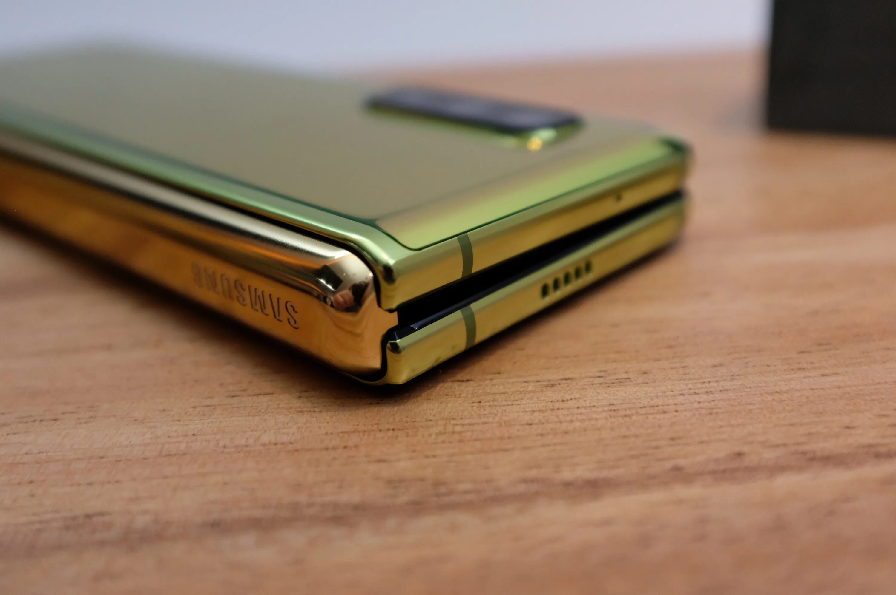 Samsung galaxy z flip 2 2020. Самсунг флоп. Самсунг флип z в руках. Самсунг галакси s22. Самсунг z flip.