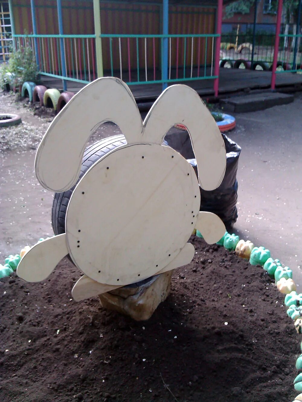 украшение участков в детском саду. декор для детской площадки в садике. украшение площадки в детском саду. фигуры для детского сада на площадку. украшение площадки в детском саду.