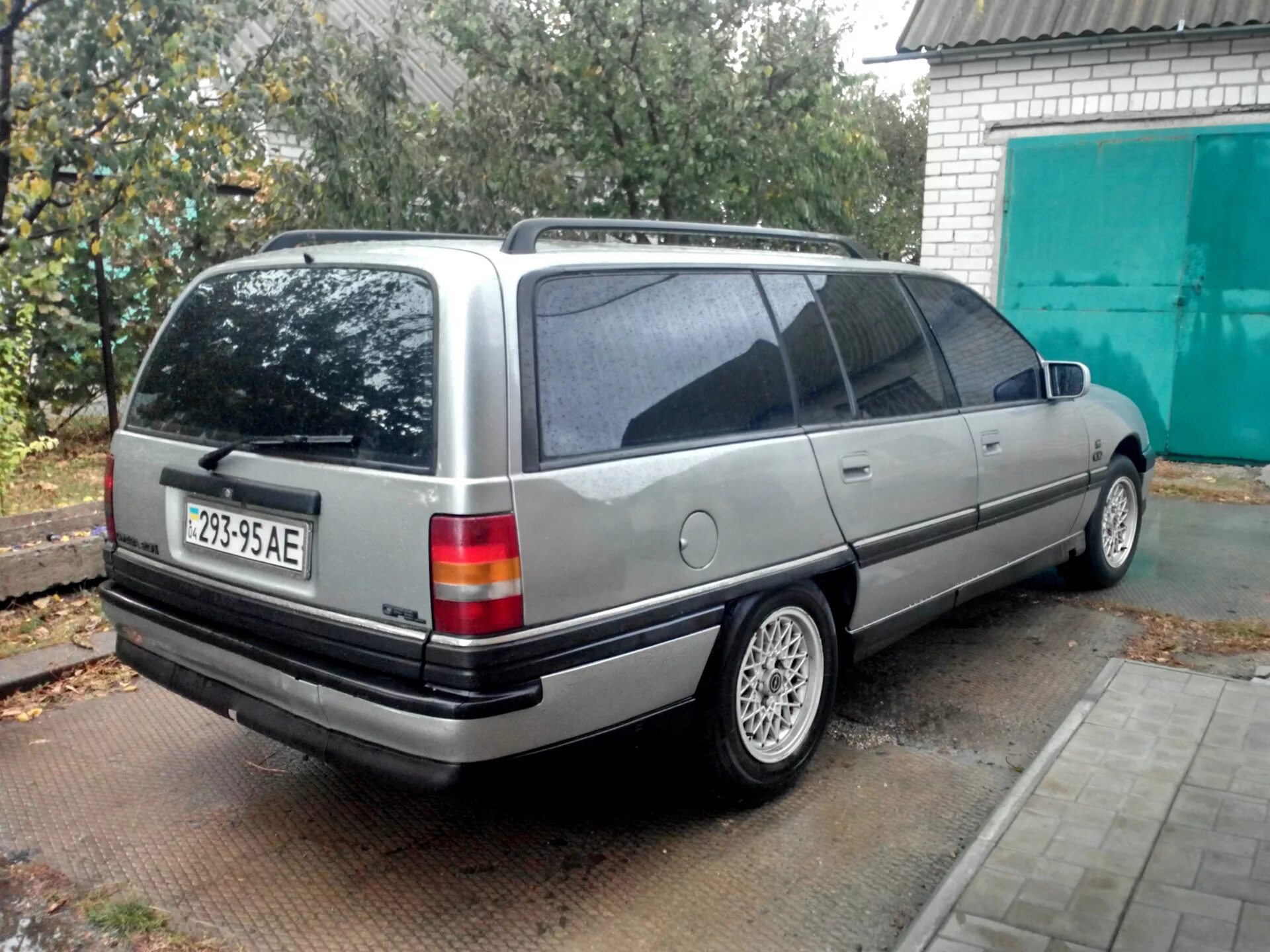 Opel Omega a Caravan. Opel Omega 1992 универсал. Opel Omega a Caravan 1992. Опель Омега Караван универсал 1989.