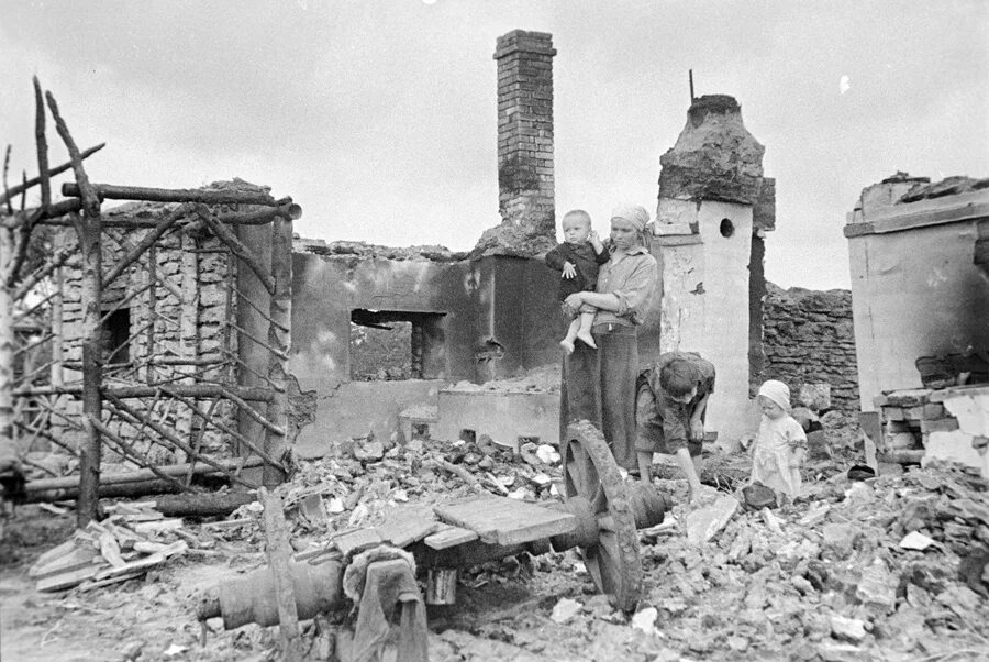 Разрушенное детство. Разрушенный дом на войне 1941.