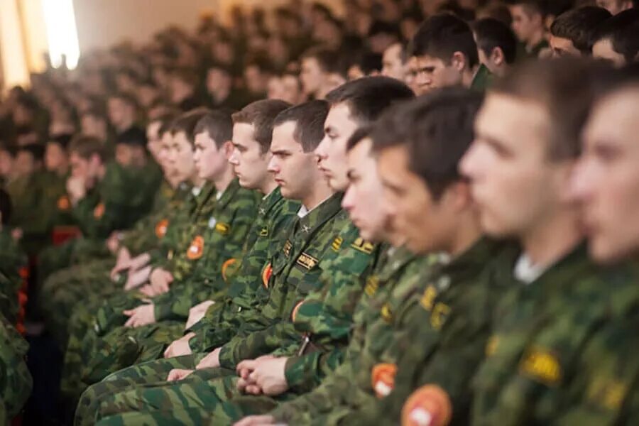 Пойти учиться на офицера