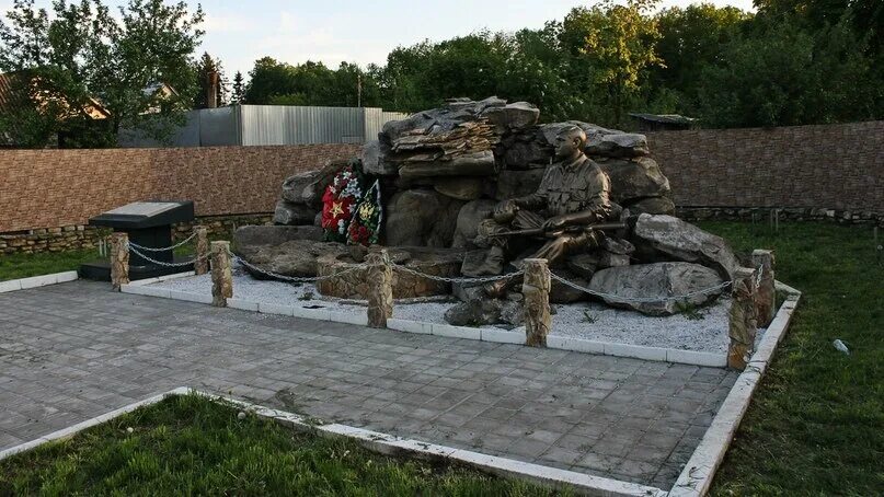 Глазуновка парк. Фонтан Глазуновка. Городское поселение Глазуновка. Глазуновка фонтан фото.