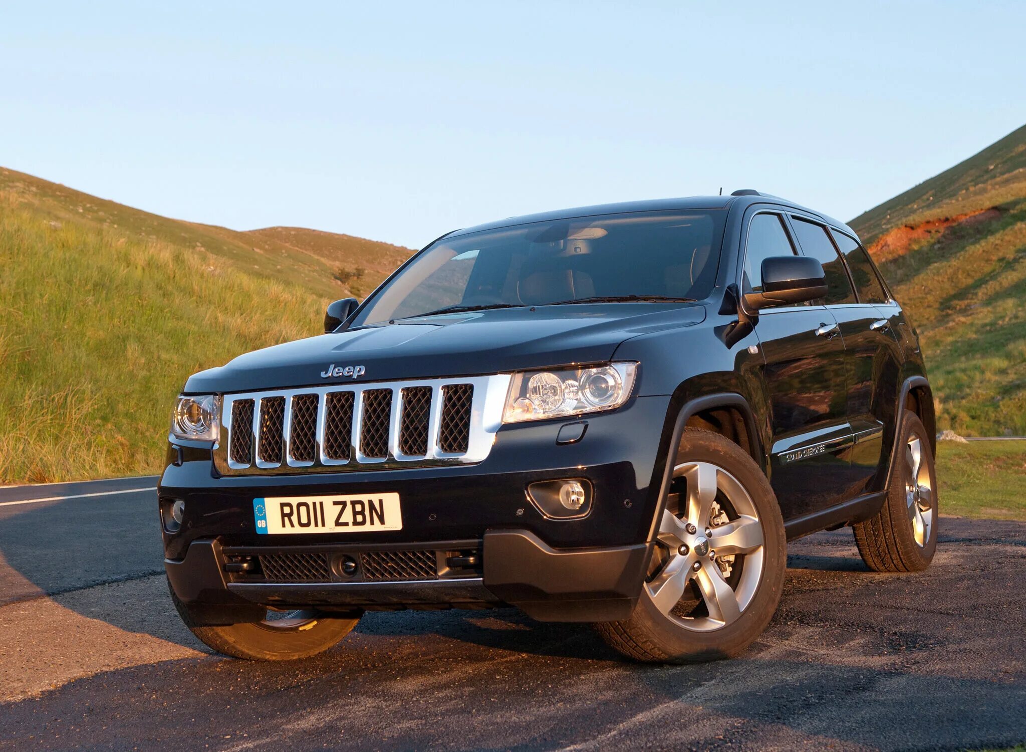 Jeep Grand Cherokee 2011. Джип Гранд Чероки 2010. Jeep Grand Cherokee (wk2) (2010 - 2013). Jeep Grand Cherokee 2013.