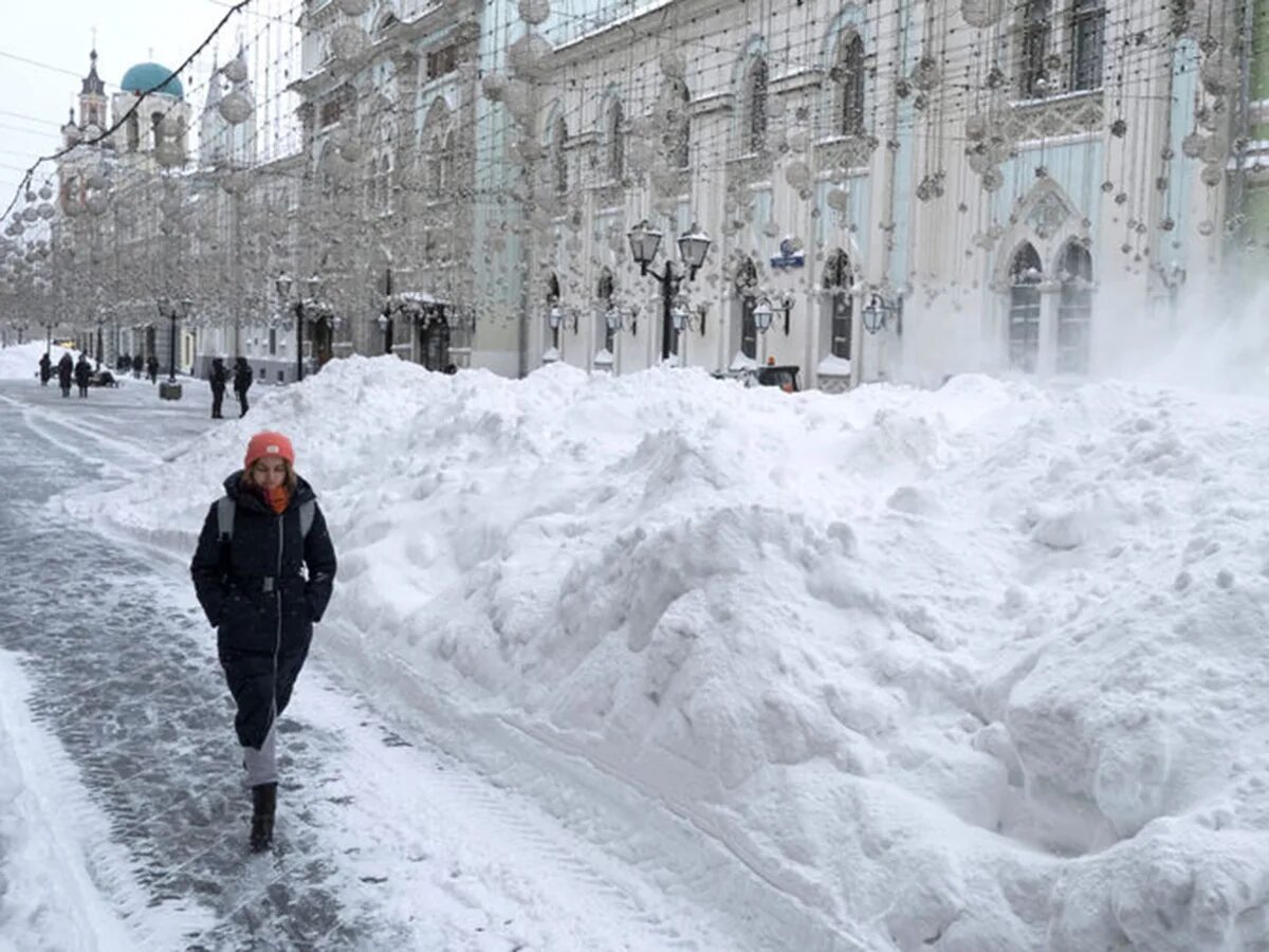Москва снегопад 2021. Снегопад в Москве 13 февраля 2021. Сугробы в Москве 2021. Снегопад 2020 Москва. Выпадут сугробы