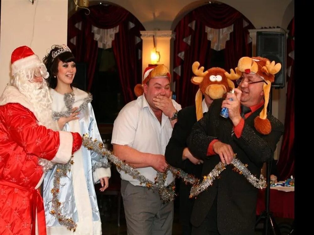 Конкурсы на 5 человек на новый год. Праздник для подростков. Необычные новогодние конкурсы для детей. Реквизит для новогодних конкурсов с детьми. Конкурсы на новый год.