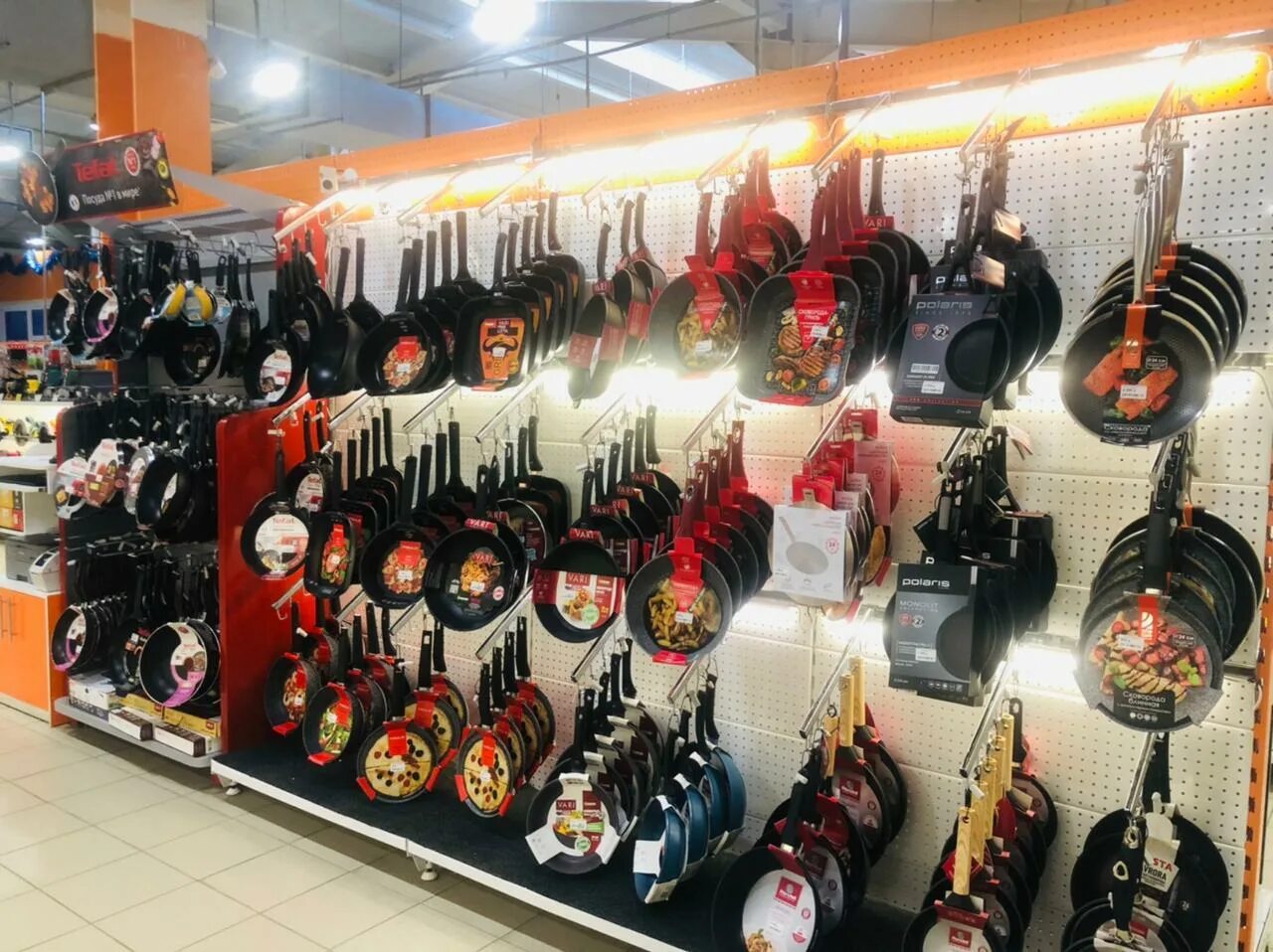 Магадан интернет магазины. Салон бонжур ханты-мансийск. Магадан интернет магазины. Спортмастер магадан. Днс магадан дзержинского.