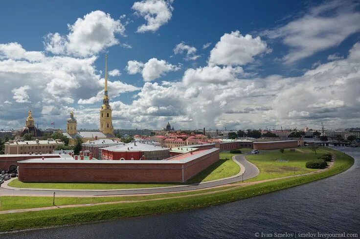 Крепости санкт петербурге фото флот ВМФ флаг Санкт-Петербург Петропавловская крепость I класса старейший