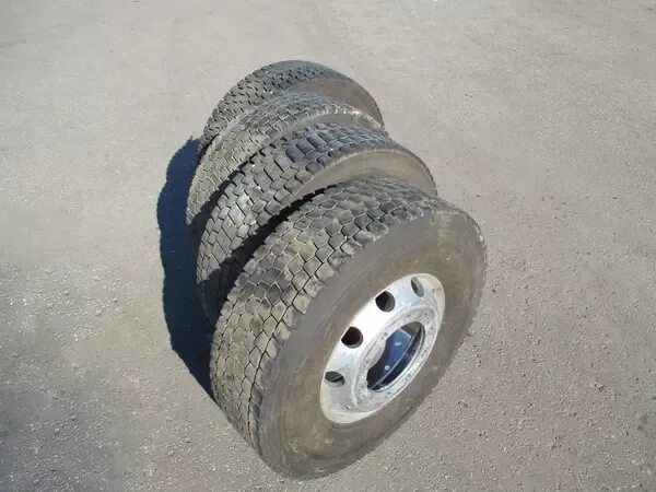 Шины 315/80 r22.5 ведущая ось. Шины на КАМАЗ 315 80 22.5. Колёса 315 80 22.5 Sanful. Ведущая резина 315.80.22.5. Купить колеса 315 80