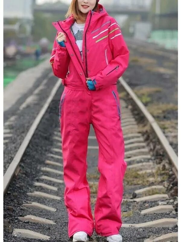 Комбинезон женский зимний. Зимние комбинезоны для женщин. Женский зимний комбинезон микки, синий, 4450. Комбинезоны для прогулок. Комбинезон женский зимний слитный.