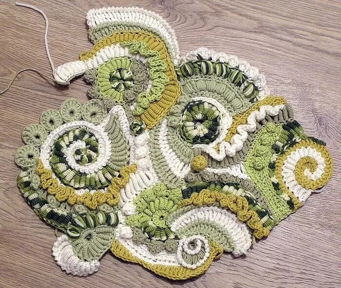 Вязание крючком техника фриформ. Фриформ скрамбли мастер. Изделия в технике фриформ крючком. Техника вязания фриформ.