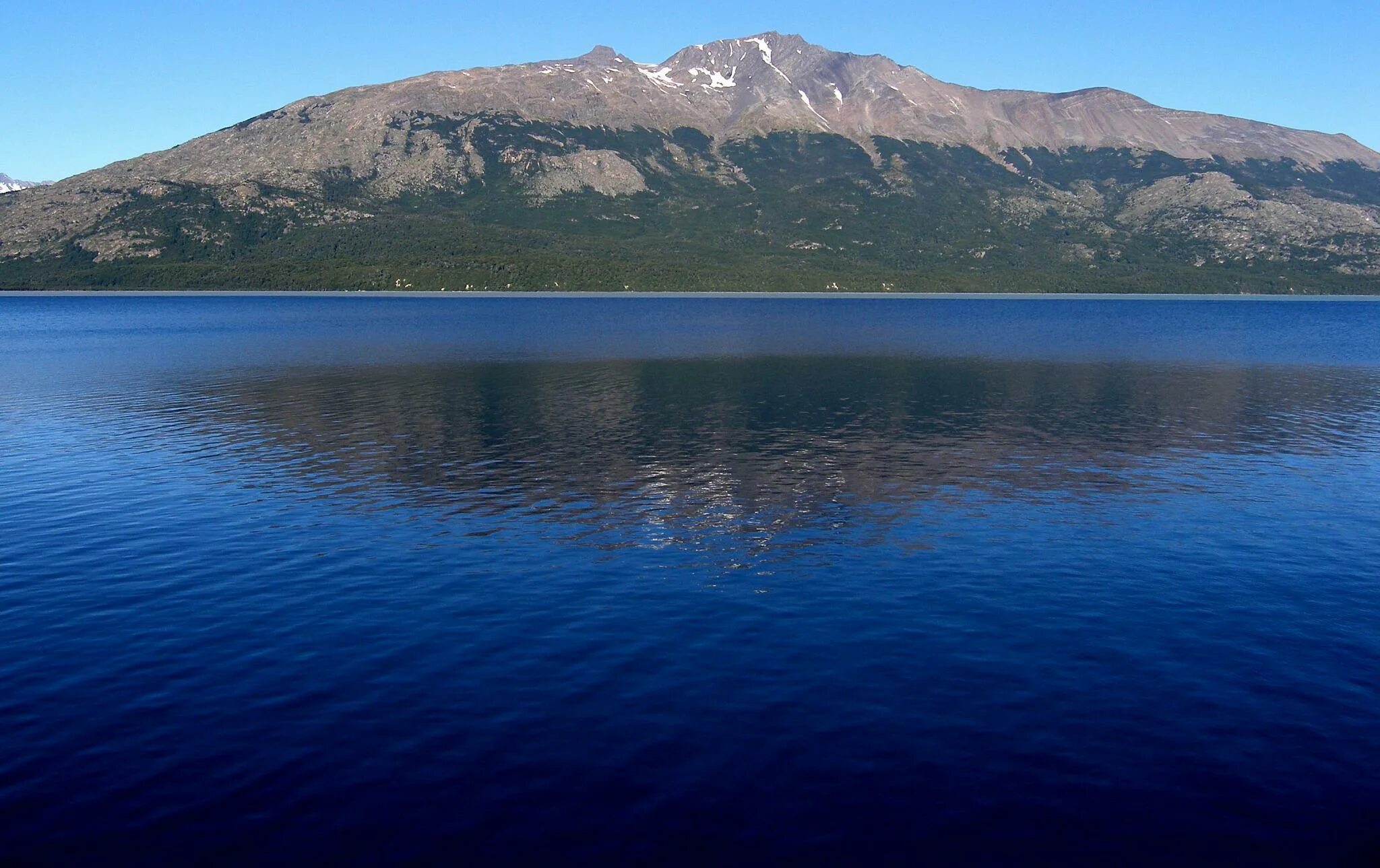 Какое озеро занимает 3. Аргентина СЕНМАРТИН озеро.