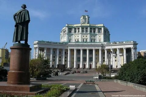 Москва суворовская площадь театр