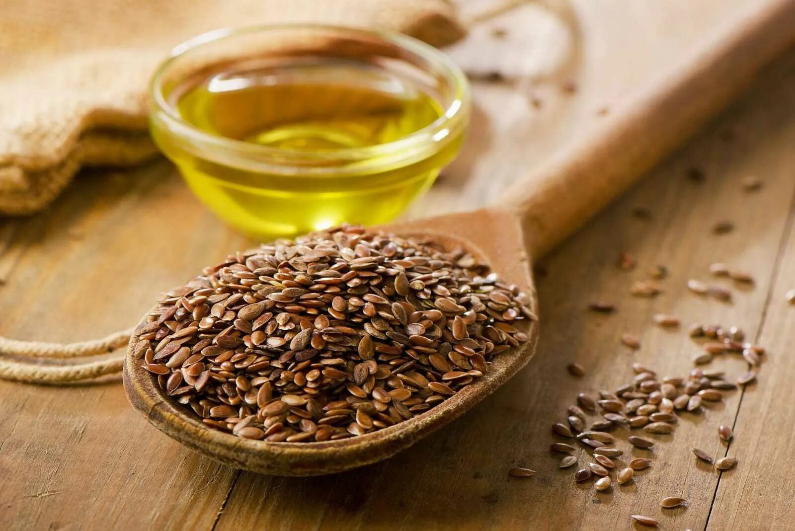 Как правильно пить льняное семя. Масло льняное Flaxseed Oil. Льняные семена. Семя льна фото. Семена льна ГФ.